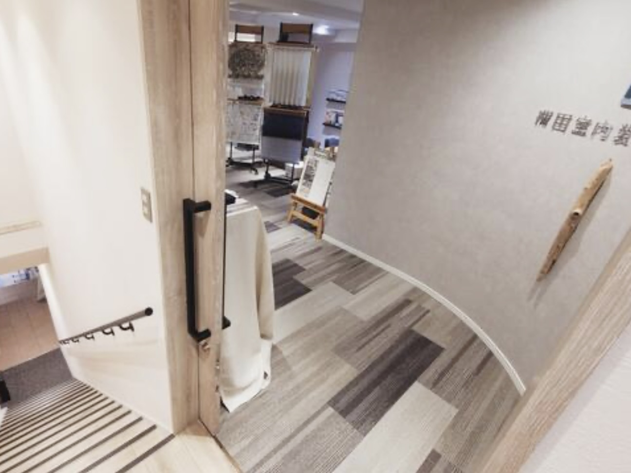 渡辺ビルの玄関