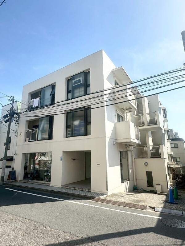 下馬ヒルスの外観