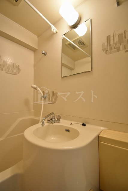 サンビラ大手前の洗面所|※建物内別間取参考写真