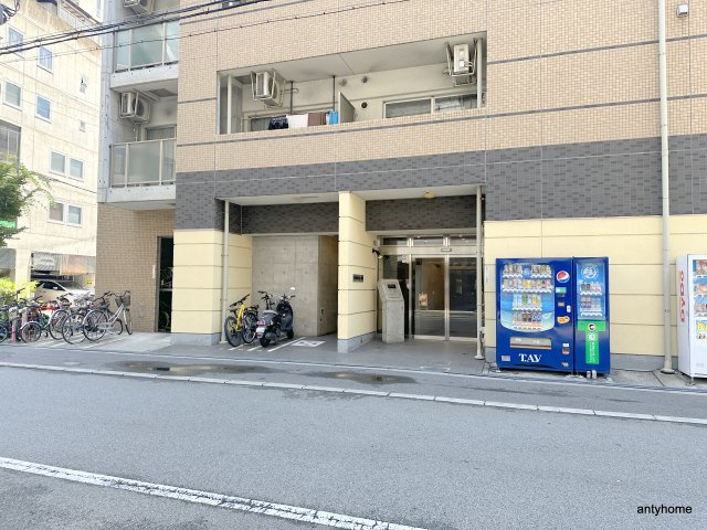 レジデンス本町　仲介手数料無料のエントランス