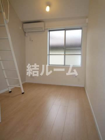 板橋区板橋４丁目のアパートの居間・リビング