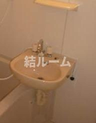 板橋区板橋４丁目のアパートの洗面所