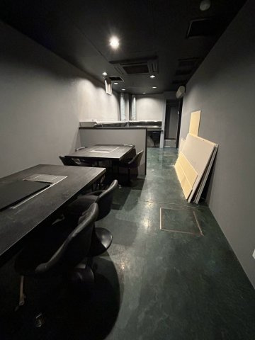 トーシン信濃町駅前ビルのロビー