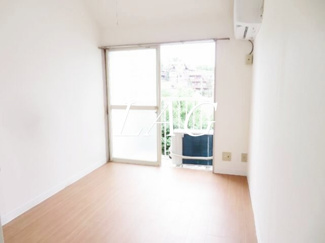 【居間・リビング】 | サンライフ平成 | 洋室のお部屋です。