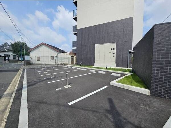 ディアレイシャス名古屋大須通南の駐車場