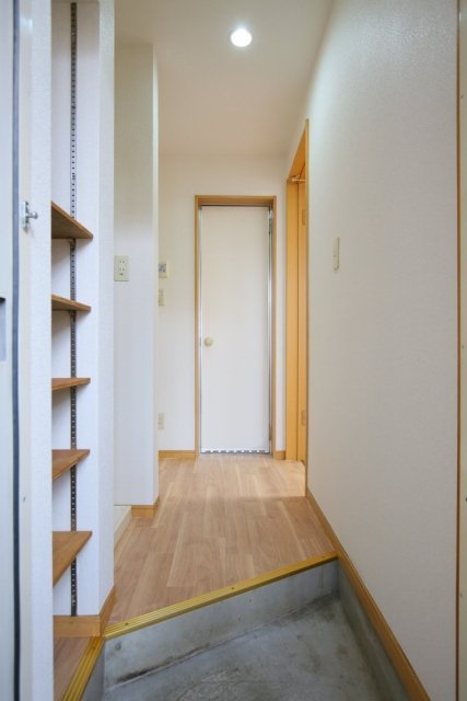 レッドフラッツ成城の玄関