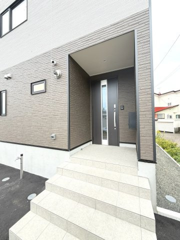 【新築戸建】江別市大麻東町2棟のエントランス|(同仕様物件)