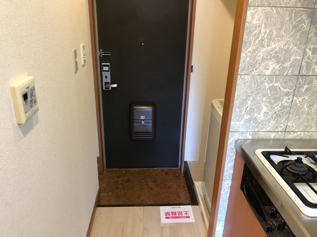 フレンドリーハイツの玄関