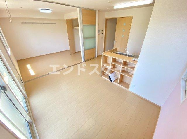 ウィステリアの居間・リビング|高崎、前橋エリアのお部屋探しはエンドスケープまで！お客様の理想お聞かせ下さい♪
