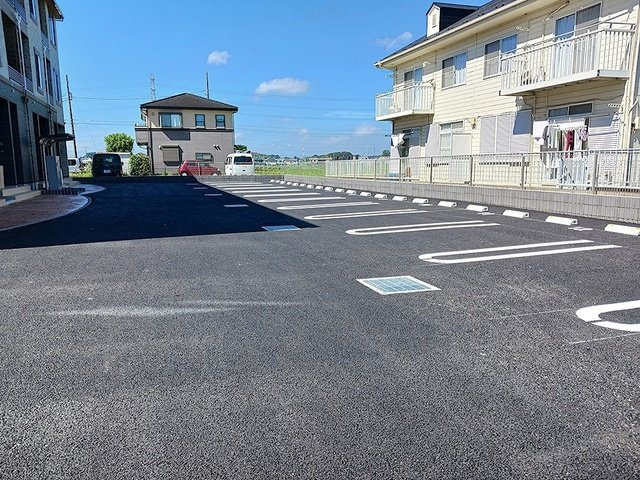エテルノ　アルドールの駐車場