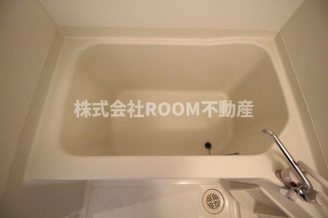 フローリアンの浴室|落ち着いた空間のお風呂です