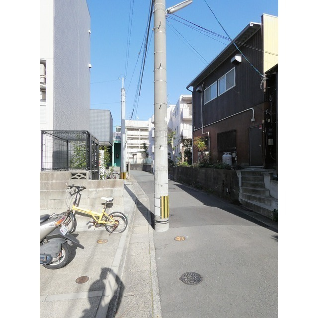 福岡市城南区片江４丁目のアパートの駐車場