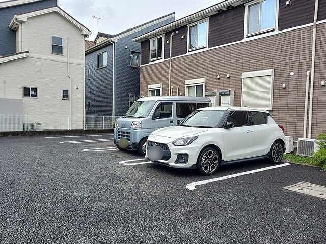 スウィートＡの駐車場