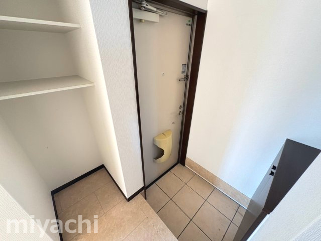 ルノワールの玄関