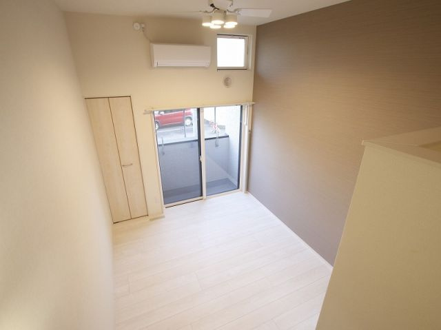 福岡市東区三苫５丁目のアパートのエントランス