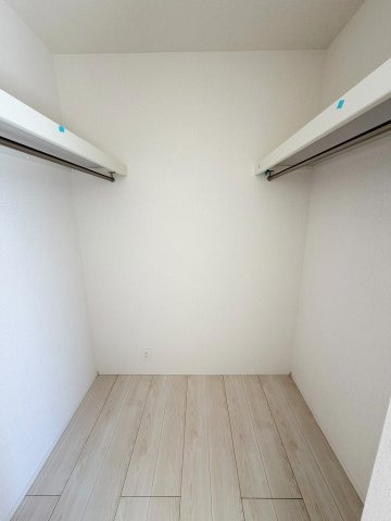 三郷市高州2丁目　新築戸建　全1棟の収納|季節物の大物家電の収納にも便利なウォークインクローゼット