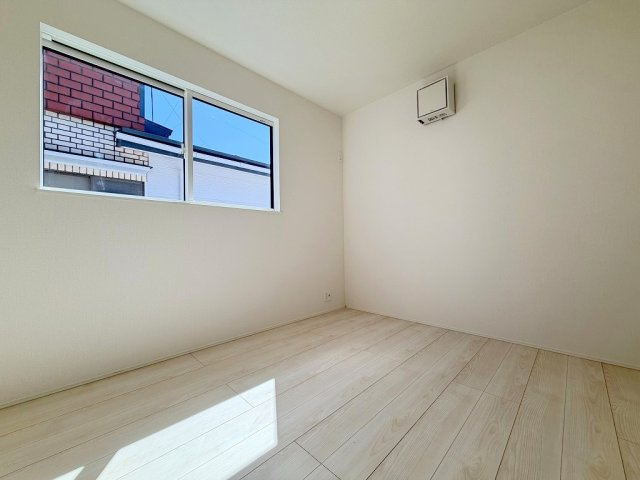 三郷市高州2丁目　新築戸建　全1棟の洋室|洋室5.6帖・子供部屋としていかがでしょう