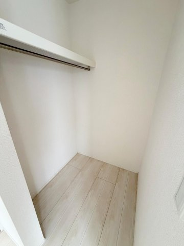 三郷市高州2丁目　新築戸建　全1棟の収納|たっぷり収納できるウォークインクローゼット