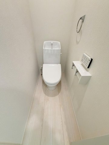 三郷市高州2丁目　新築戸建　全1棟のトイレ|2階のトイレです