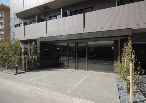 ルーブル蒲田七番館のエントランス
