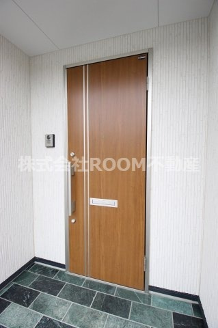 都城市都原町のアパートのエントランス|毎日通るエントランスはこのようになっています