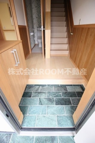 都城市都原町のアパートの玄関|落ち着いた玄関です