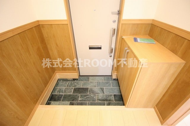 都城市都原町のアパートの玄関|シンプルで使いやすい玄関です