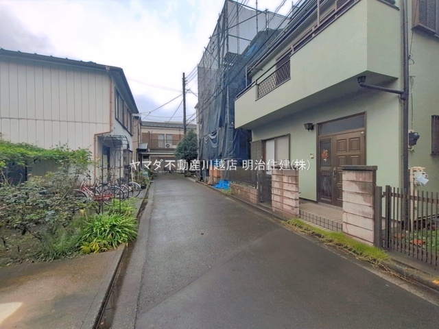 戸建 川越市脇田新町の前面道路含む現地写真