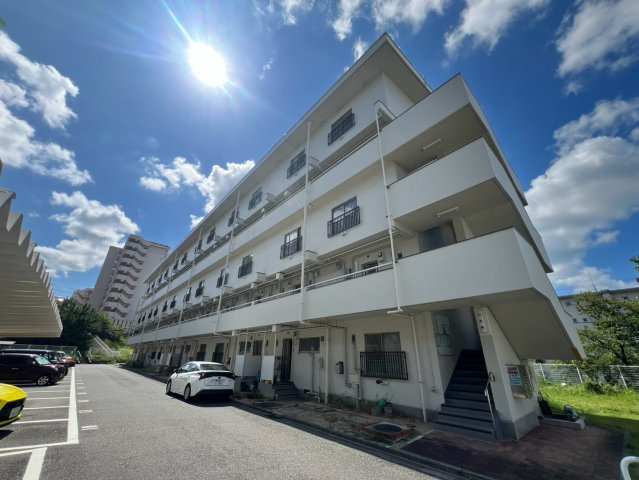 松ヶ丘住宅16号棟