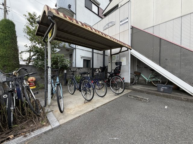 HOUSEアルバのエントランス