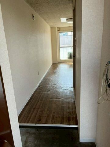 石原マンション（三山）の玄関