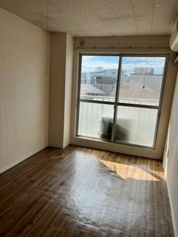 石原マンション（三山）の居間・リビング