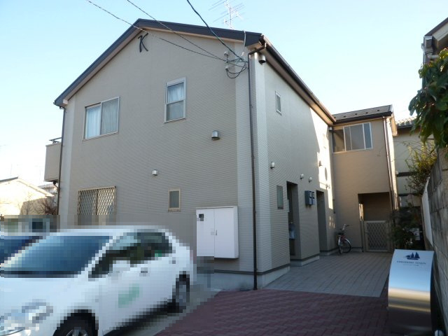 エンバーカーズ天神の外観|長岡天神駅徒歩9分。買い物施設が揃う落ち着いた佇まいの外観