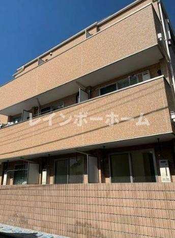 ソレイユ高砂の外観