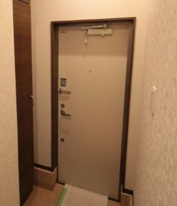 ミラーユ千住の玄関|明るい玄関です