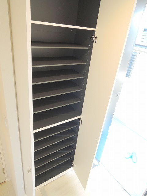 アストワールの玄関|★シューズＢＯＸ★