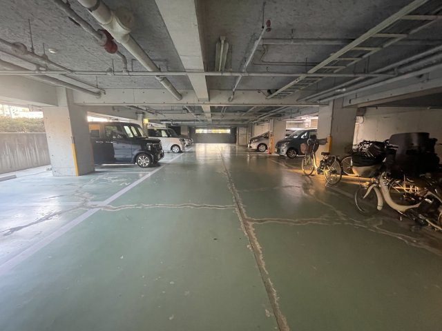 メルクマール大西の駐車場