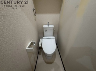 温水洗浄便座付きのトイレです♪