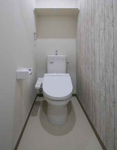温水洗浄便座付きのトイレです♪