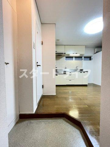 大阪市淀川区三国本町３丁目の賃貸マンションの玄関