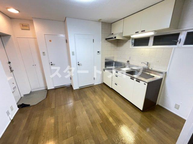 大阪市淀川区三国本町３丁目の賃貸マンションの居間・リビング