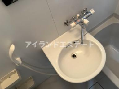 ドミトリ駒沢　バストイレ別　駅近　角部屋の洗面所