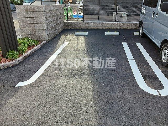 クロス　アイ　ヴィラＡの駐車場|駐車スペースもあります