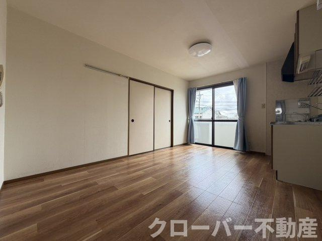 ルミエールMARUGAMEの居間・リビング