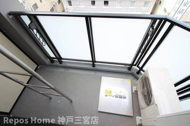 ファーストフィオーレ神戸駅前のバルコニー
