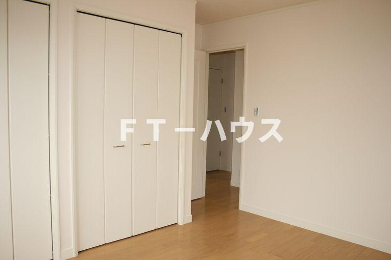 サン　ベルジュ　Ａ棟の洋室