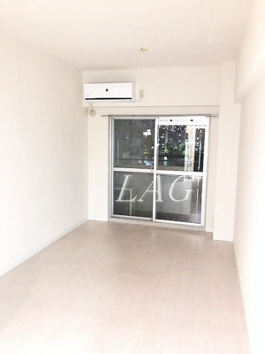 【居間・リビング】 | クラウン築地 | 洋室のお部屋です。