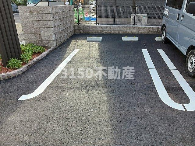 クロス　アイ　ヴィラＡの駐車場|駐車場完備です