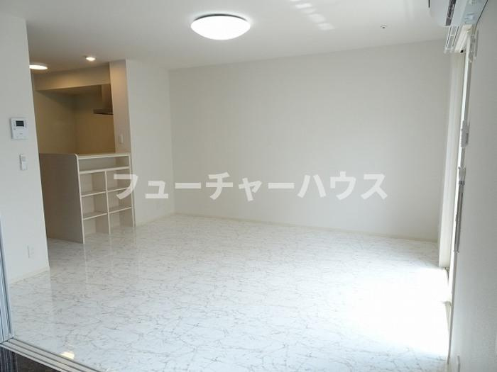 Ｄ－ｒｏｏｍウィット西原の居間・リビング