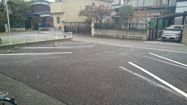 町谷サンコートの駐車場